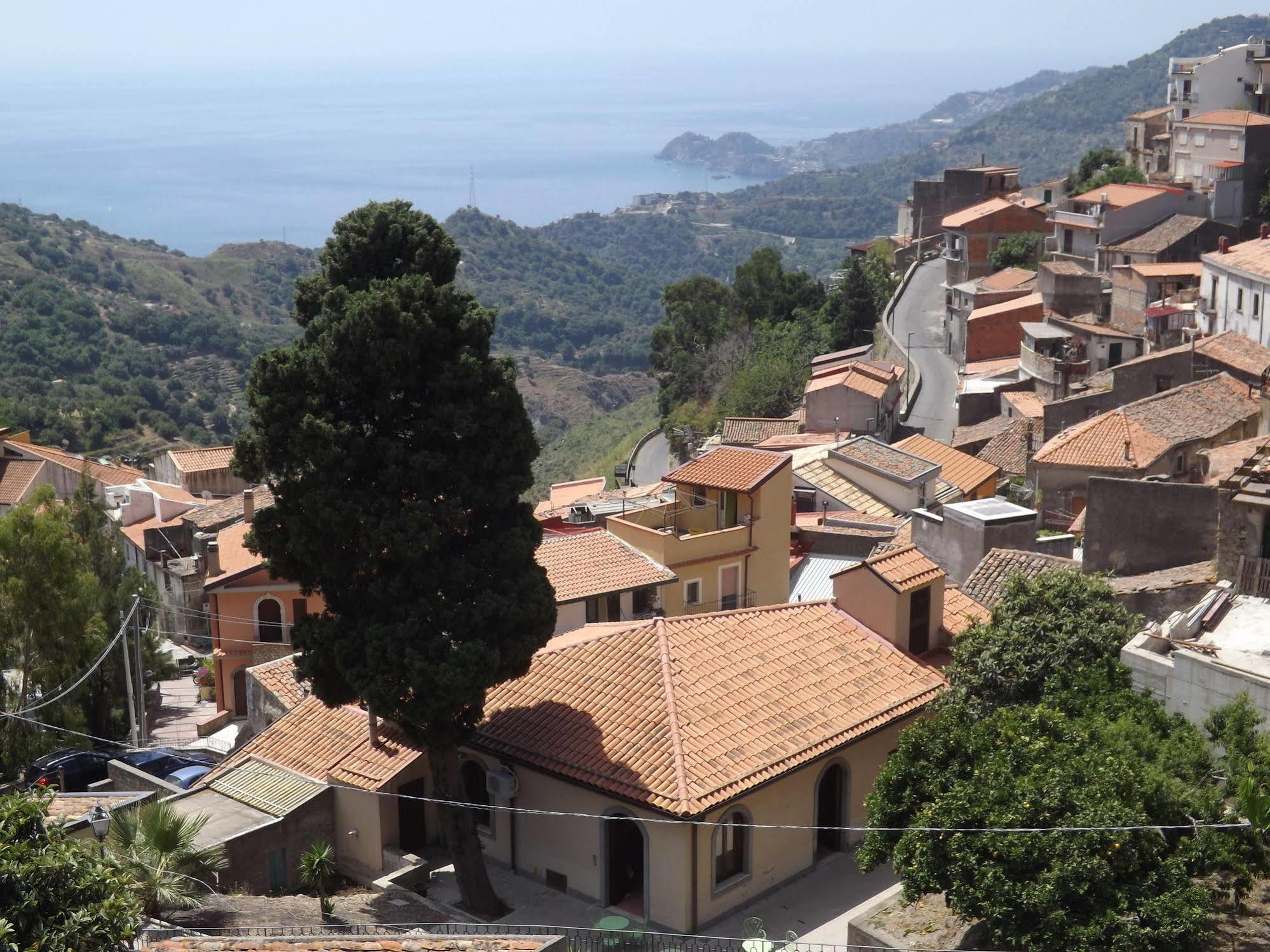 Albergo Diffuso Borgo Gallodoro Luaran gambar
